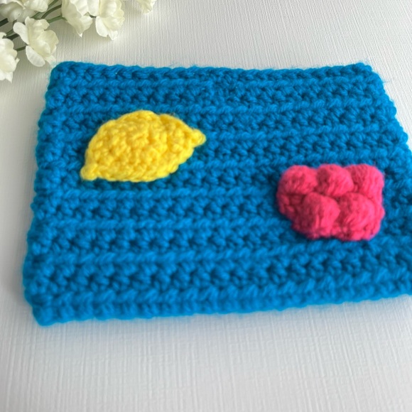 Blue Raspberry Lemon Crocheted Bag - Picture 3 of 12